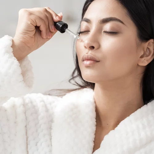 Οι καλύτεροι οροί με υαλουρονικό οξύ που μπορείς να αγοράσεις τώρα