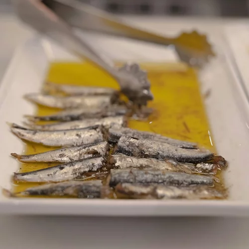 "Sardine fasting": Η πιο παράξενη τάση και γιατί πρέπει να μείνεις μακριά της