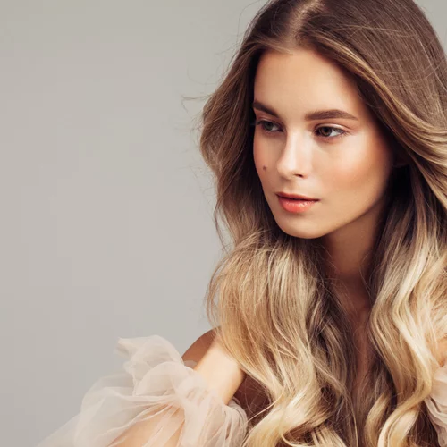 Wafty bangs: To νέο hair trend που ταιριάζει σε όλες τις γυναίκες