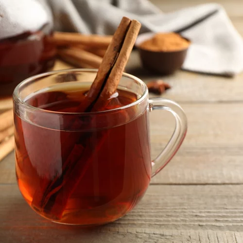 Τσάι κανέλας: Τα ευεργετικά οφέλη που χαρίζει στο σώμα και τον οργανισμό