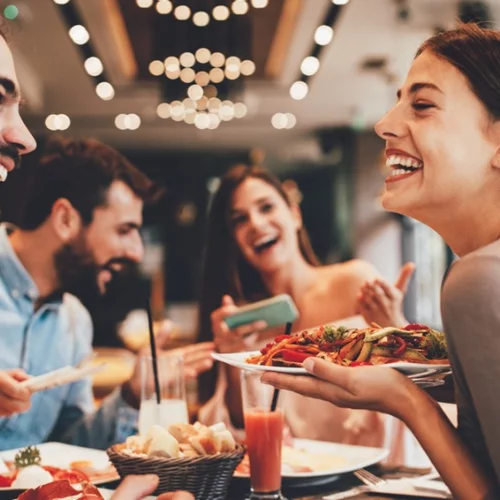 Έχεις νοσήσει από κορονοϊό ή έχεις εμβολιαστεί: Τι ισχύει για το γυμναστήριο και τις εξόδους