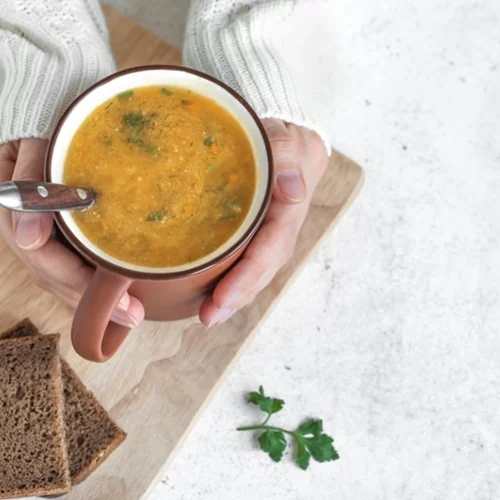 Είναι η κοτόσουπα "φάρμακο" για τις ιώσεις και τη γρίπη;