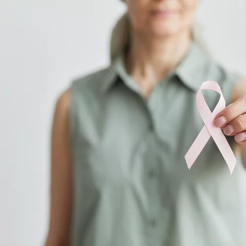 Καρκίνος του μαστού μετά την εμμηνόπαυση: Το 40% των ορμονικά θετικών περιπτώσεων συνδέεται με αυτό το χαρακτηριστικό