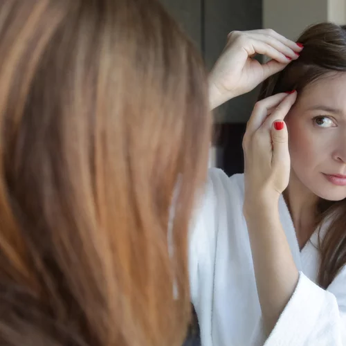 Μπορούν να γκριζάρουν τα μαλλιά λόγω άγχους;