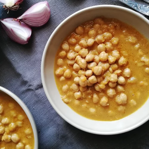 Ρεβιθάδα με κουρκουμά και άλλες 3 συνταγές, ιδανικές για το χειμερινό τραπέζι