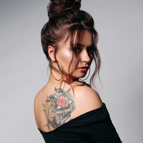 Προλαβαίνω να αφαιρέσω το τατουάζ μου πριν μπει το καλοκαίρι;