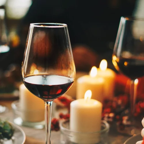 Δυσπεψία και καούρες, hangover και δηλητηριάσεις: Πώς θα αντιμετωπίσεις συχνά προβλήματα των γιορτών