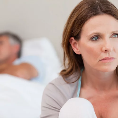 Σεξ | Γίνεται χειρότερη καθώς μεγαλώνεις; Τι λέει ο ειδικός