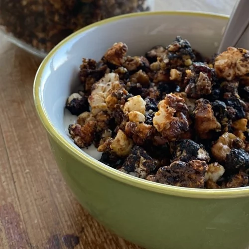 Μια διαφορετική granola με ρυζογκοφρέτες από τη διατροφολόγο