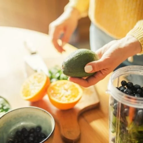 Πώς θα προλάβουμε τον καρκίνο του παχέος εντέρου: Τι πρέπει να τρώμε και τι να αποφεύγουμε