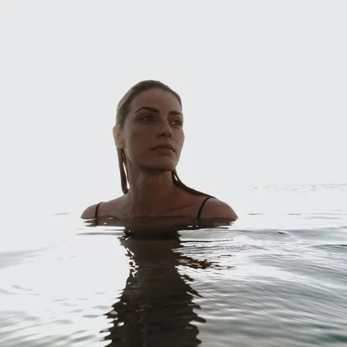 Γιατί το κολύμπι στη θάλασσα θεωρείται θεραπευτικό;