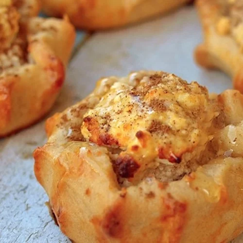 Πάσχα: Παραδοσιακά γλυκά από την Τήνο