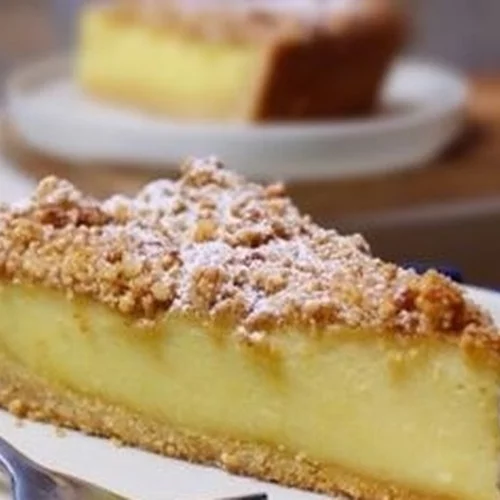 Συνταγή για γαλατόπιτα με βελούδινη κρέμα και μπισκότα