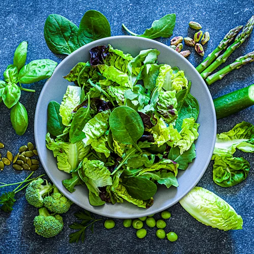 Το πράσινο φυλλώδες λαχανικό που συμβάλλει στην υγεία των οστών
