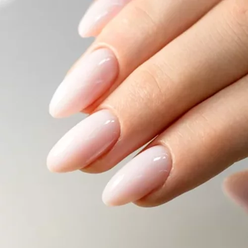 Το ιδιοφυές hack για να μην λερώνεις με βερνίκι τα πετσάκια σου