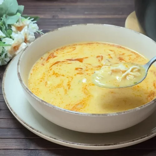 Συνταγή για την πιο θρεπτική κοτόσουπα που καταπολεμά τις ιώσεις