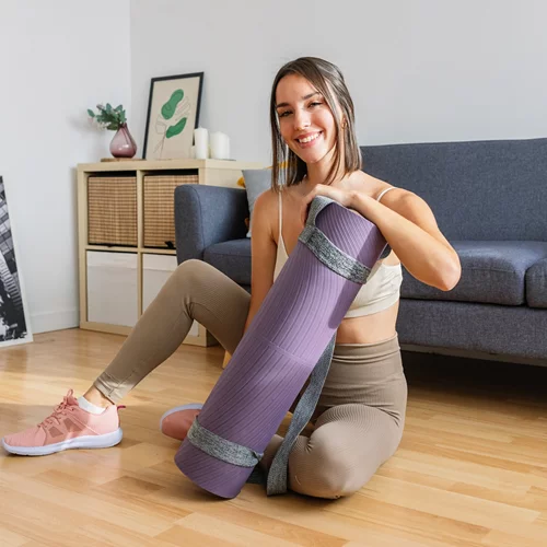 Γυμναστική στο σπίτι: 6 αποτελεσματικές ασκήσεις για δυνατά χέρια και κορμό