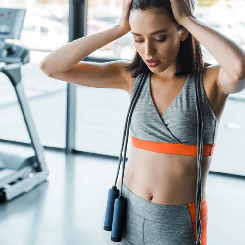 Γιατί το να παραλείπεις γεύματα "σαμποτάρει" την πρόοδό σου στο γυμναστήριο;