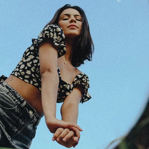 Καθημερινές συνήθειες που σε κάνουν να φαίνεσαι μεγαλύτερη