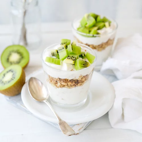 Ποιο γιαούρτι να διαλέξεις σύμφωνα με τον στόχο σου - Χάσε κιλά, χτίσε μυς, νιώσε καλύτερα