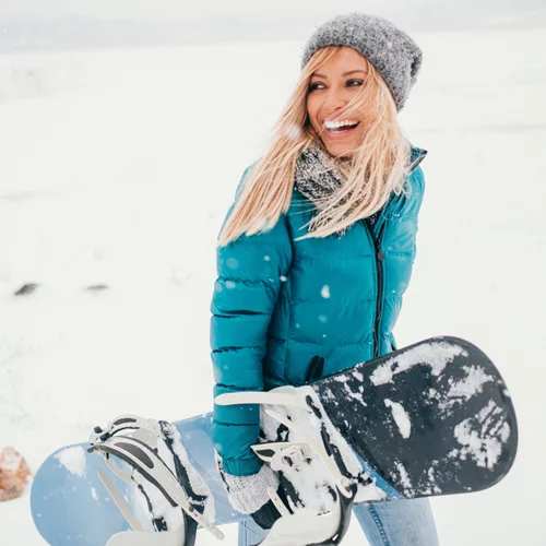 Θέλεις να ξεκινήσεις snowboard; Τα οφέλη του και μερικά tips για τα πρώτα μαθήματα