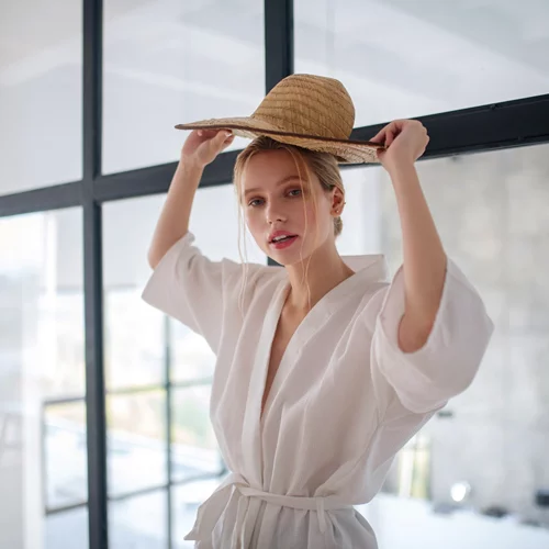 Καύσωνας: Τι να φορέσεις στο γραφείο παρά τους 38 βαθμούς Κελσίου