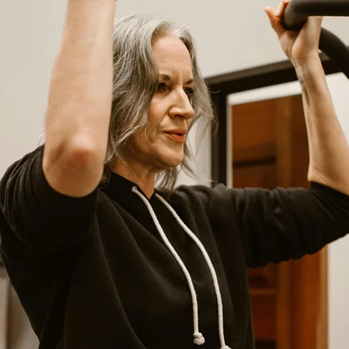 Γυναίκες μετά την εμμηνόπαυση: Το μυστικό για χαμηλότερη πίεση δεν είναι η γυμναστική αλλά κάτι πιο απλό