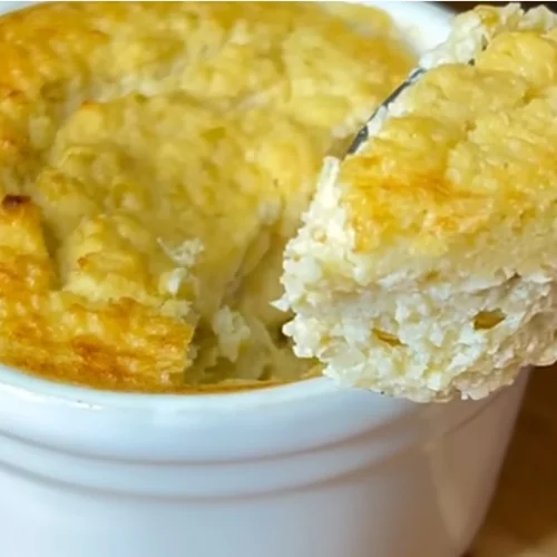 Γρήγορο κέικ μήλου με 3 υλικά - χωρίς αλεύρι ή ζάχαρη!