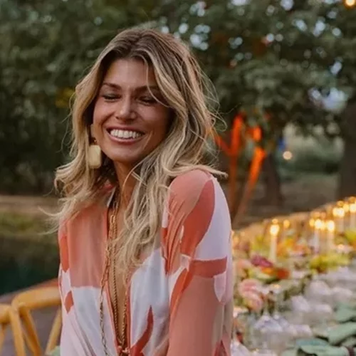 Η Βάσια Κωσταρά υιοθέτησε το μανικιούρ-όνειρο του φετινού φθινοπώρου