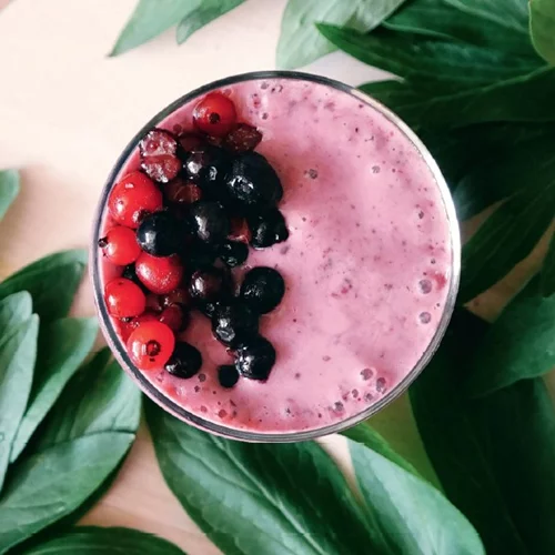 Συνταγές με μούρα: Δύο υγιεινές συνταγές για να τα βάλεις στο πρόγραμμά σου