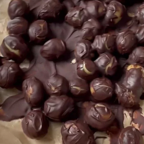 Σπιτική σοκολάτα με σταφύλια - θα χρειαστείς μόνο 2 υλικά!