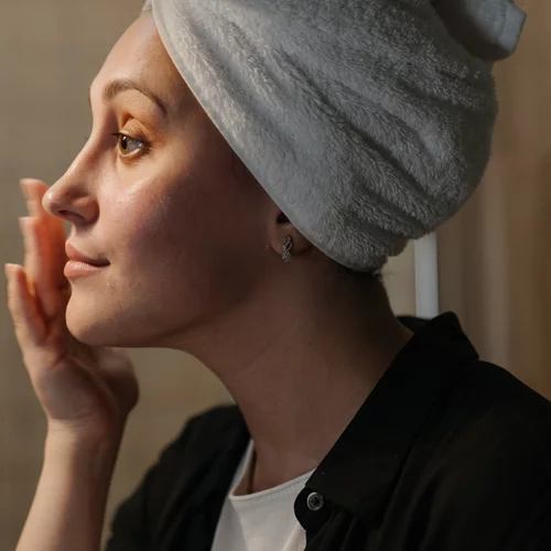 7 συστατικά αντιγήρανσης που πρέπει να γνωρίζεις (και πώς θα τα χρησιμοποιήσεις)