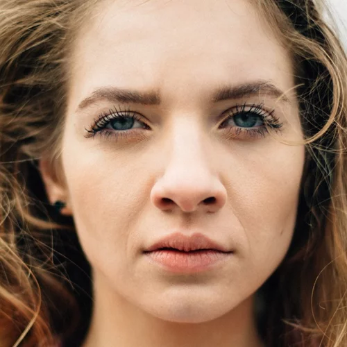 Κουκουλωτά μάτια: Η viral τεχνική για εφαρμογή του eyeliner