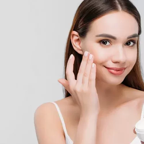 Ξηρή επιδερμίδα: Τα καλύτερα ενυδατικά προϊόντα για να νιώσεις πάλι άνετα μέσα στο δέρμα σου