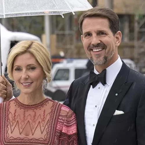 Marie-Chantal: Το προϊόν στο οποίο ορκίζεται για έναν πιο νεανικό λαιμό και ντεκολτέ