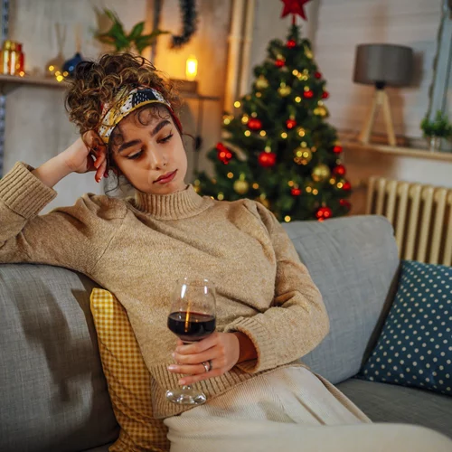 Χριστούγεννα μακριά από την οικογένειά σου; Με αυτούς τους 5 τρόπους θα αντιμετωπίσεις τη νοσταλγία