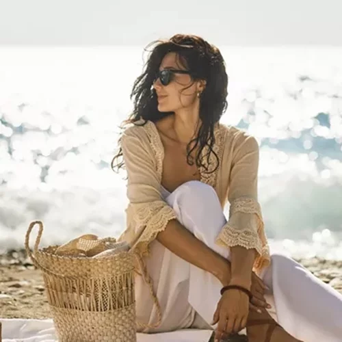 Summer Hair: Το εύκολο καλοκαιρινό χτένισμα που αναδεικνύει τα μακριά μαλλιά