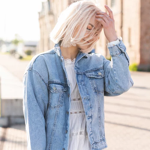 "Πώς θα καταλάβω αν μου πάνε τα κοντά μαλλιά"; Ένα μικρό trick για να το διαπιστώσεις εύκολα