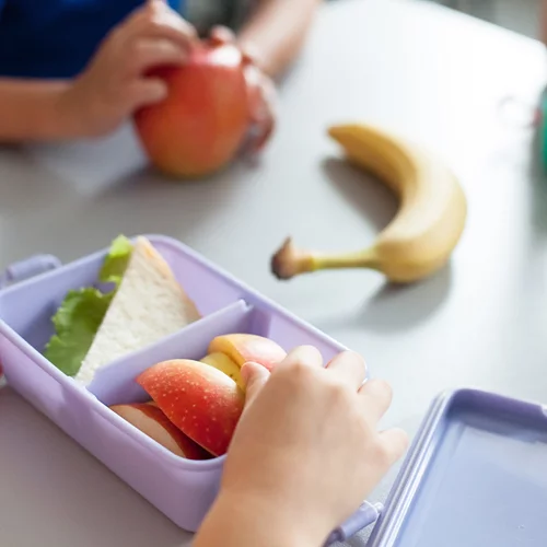 4 τρόποι για να φτιάχνεις πάντα ένα υγιεινό σνακ για το σχολείο