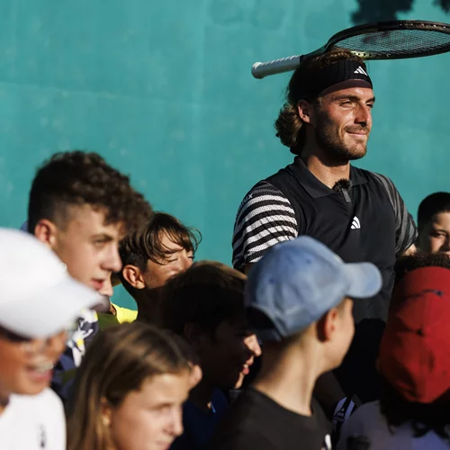 Ο Τσιτσιπάς στο Tennis Club Glyfada