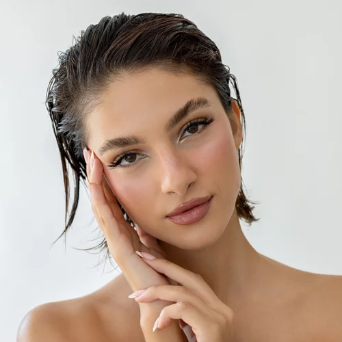 5 λεπτόρρευστα foundation που γίνονται ένα με την επιδερμίδα σου