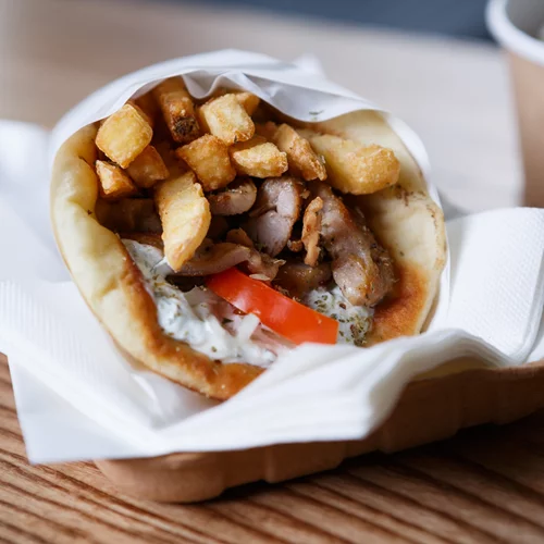 Σουβλάκι ή burger; Ποιο είναι πιο υγιεινό και λιγότερο θερμιδικό;