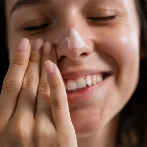 Η πιο κατάλληλη skincare ρουτίνα για τα πρώτα κρύα του φθινοπώρου