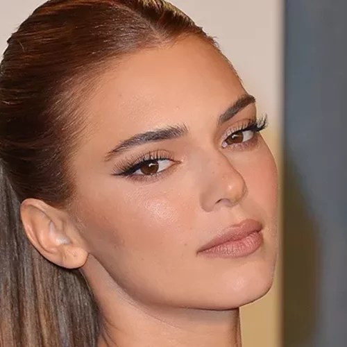 Το "αντιγηραντικό" χτένισμα που επιλέγουν διαρκώς τώρα celebrities και royals