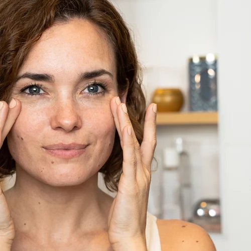 Sheet masks & Eye patches: Tα must-haves στην περιποίηση προσώπου και ματιών για την πιο λαμπερή εμφάνιση