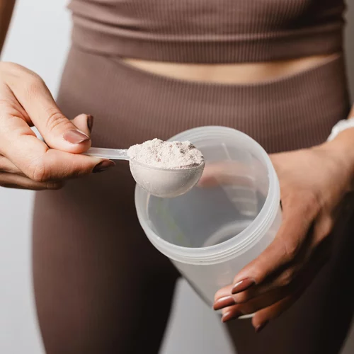 6 πράγματα που πρέπει να ξέρει κάθε γυναίκα για την κρεατίνη