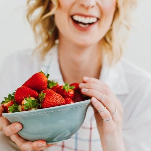 Φράουλες: "Φάρμακο" για το ευαίσθητο στομάχι και την καρδιά