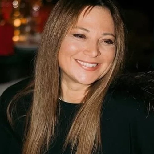 ''Με ρωτάτε αν έχει αλλάξει κάτι στο πρόσωπό μου": Η Νάνσυ Ζαμπέτογλου για τη θεραπεία ομορφιάς που κάνει