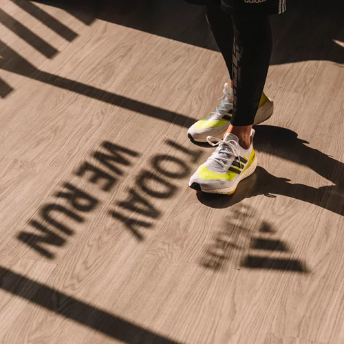 SHAPE x adidas Runners Athens: Οι online προπονήσεις της εβδομάδας 19 έως 23 Απριλίου