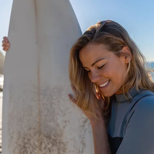 Το ανέξοδο trick για φυσικές ξανθές ανταύγειες το καλοκαίρι